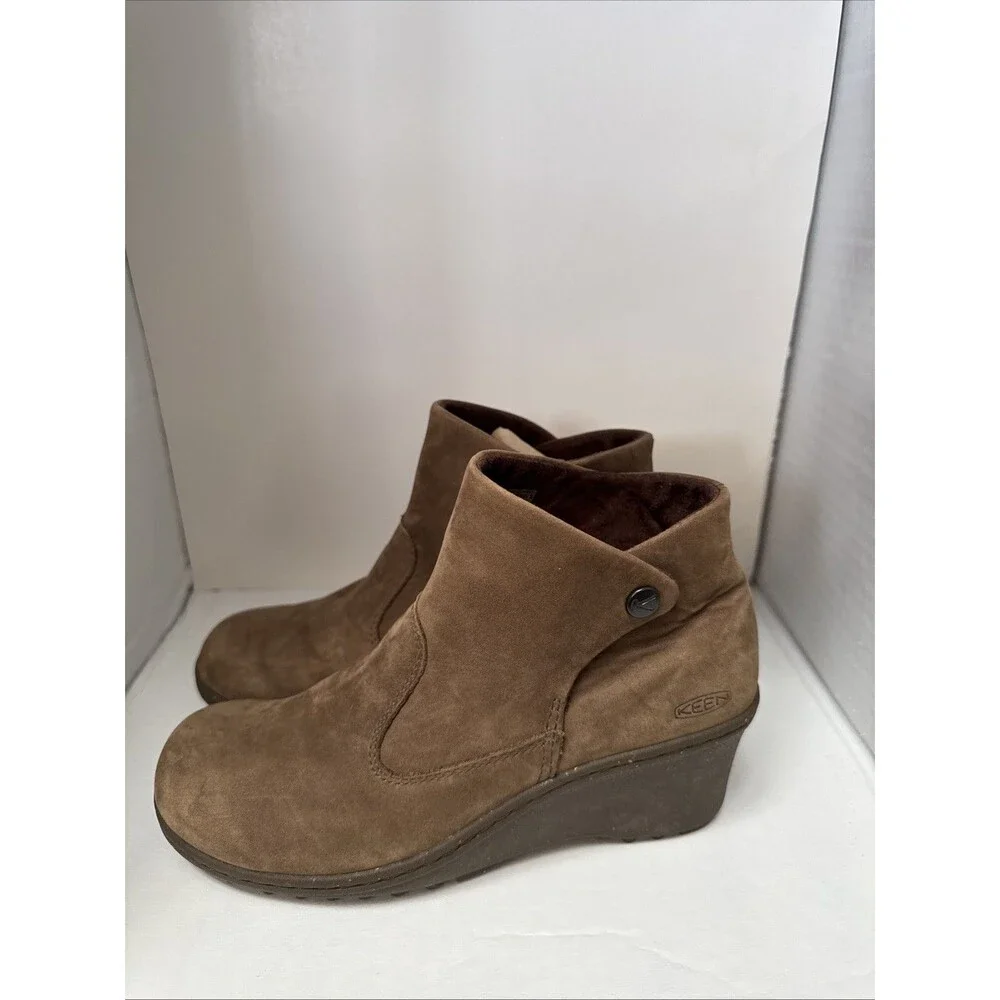 KEEN Akita Women's 7.5 Brown Ankle Boots Wedge Heel Slip-On Round Toe Comfort
